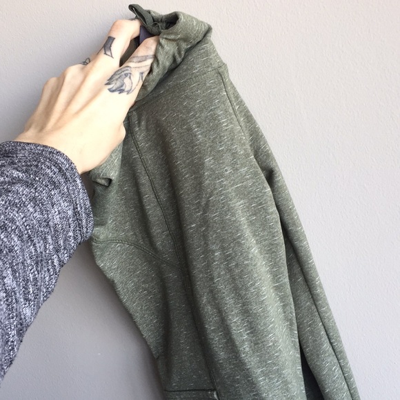 Zakti Green leggings - with pockets! - Picture 6 of 6